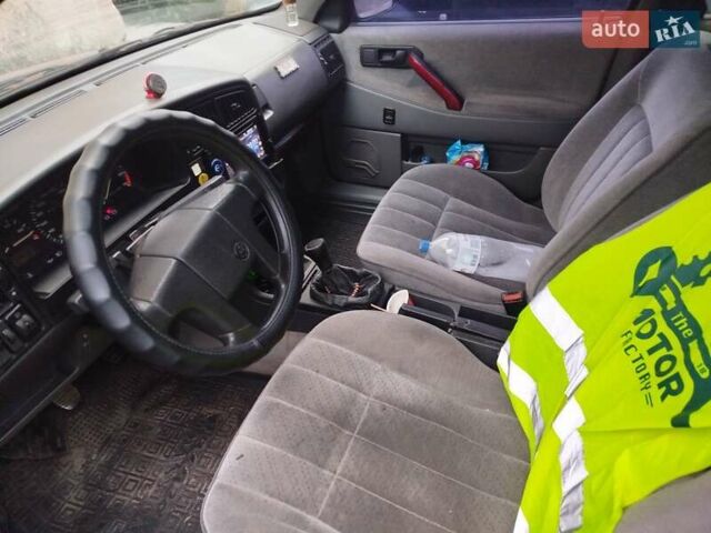 Красный Фольксваген Пассат, объемом двигателя 2 л и пробегом 440 тыс. км за 1900 $, фото 8 на Automoto.ua