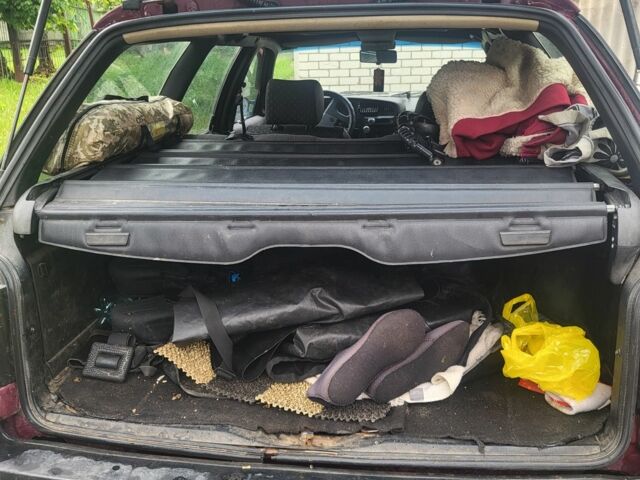 Красный Фольксваген Пассат, объемом двигателя 1 л и пробегом 1000 тыс. км за 1200 $, фото 4 на Automoto.ua