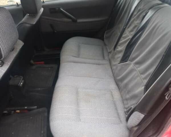 Красный Фольксваген Пассат, объемом двигателя 1.78 л и пробегом 385 тыс. км за 1850 $, фото 1 на Automoto.ua