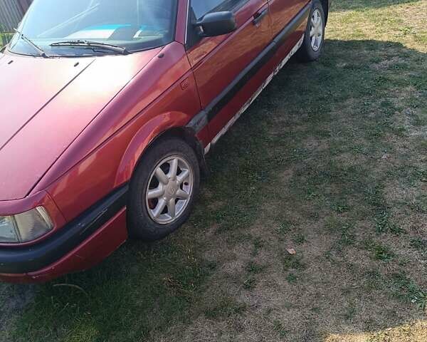 Красный Фольксваген Пассат, объемом двигателя 1.8 л и пробегом 350 тыс. км за 1200 $, фото 1 на Automoto.ua