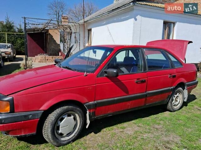 Красный Фольксваген Пассат, объемом двигателя 1.6 л и пробегом 230 тыс. км за 2200 $, фото 2 на Automoto.ua