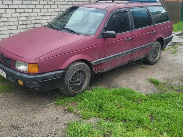 Красный Фольксваген Пассат, объемом двигателя 1 л и пробегом 1000 тыс. км за 1200 $, фото 1 на Automoto.ua