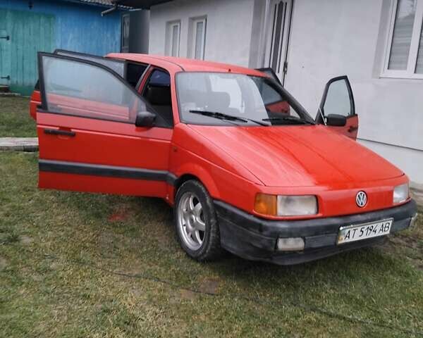 Червоний Фольксваген Пассат, об'ємом двигуна 1.6 л та пробігом 340 тис. км за 2200 $, фото 1 на Automoto.ua