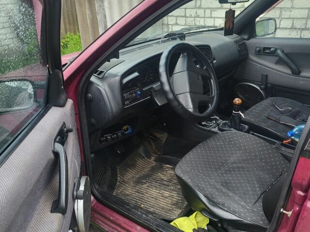 Красный Фольксваген Пассат, объемом двигателя 1 л и пробегом 1000 тыс. км за 1200 $, фото 3 на Automoto.ua