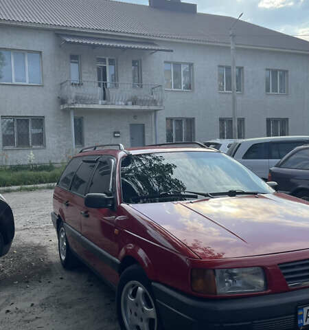 Красный Фольксваген Пассат, объемом двигателя 1.8 л и пробегом 300 тыс. км за 3000 $, фото 5 на Automoto.ua