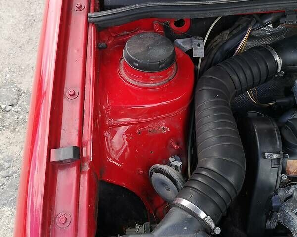 Красный Фольксваген Пассат, объемом двигателя 1.8 л и пробегом 310 тыс. км за 2100 $, фото 9 на Automoto.ua