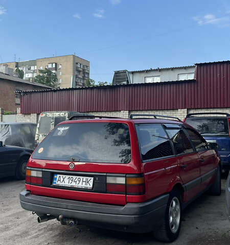 Красный Фольксваген Пассат, объемом двигателя 1.8 л и пробегом 300 тыс. км за 3000 $, фото 6 на Automoto.ua