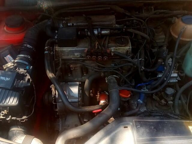 Красный Фольксваген Пассат, объемом двигателя 2 л и пробегом 0 тыс. км за 1800 $, фото 11 на Automoto.ua