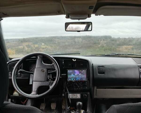 Красный Фольксваген Пассат, объемом двигателя 1.8 л и пробегом 350 тыс. км за 1200 $, фото 2 на Automoto.ua