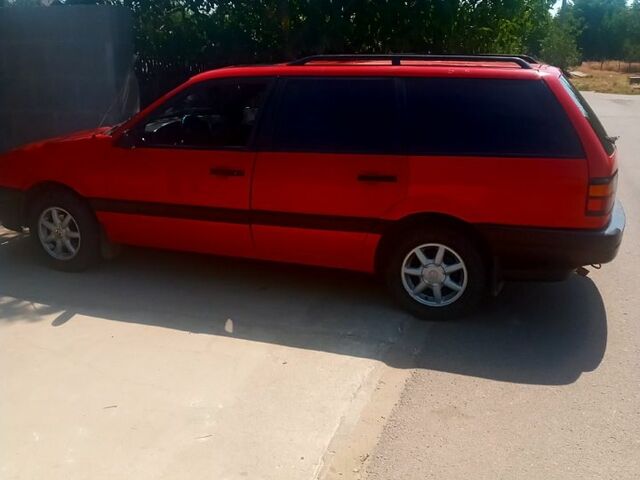 Красный Фольксваген Пассат, объемом двигателя 2 л и пробегом 0 тыс. км за 1800 $, фото 1 на Automoto.ua