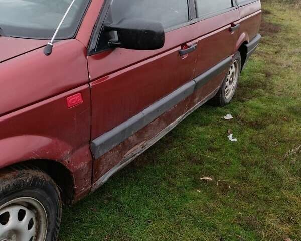 Красный Фольксваген Пассат, объемом двигателя 1.8 л и пробегом 350 тыс. км за 1200 $, фото 4 на Automoto.ua