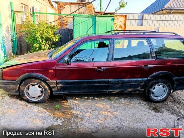 Красный Фольксваген Пассат, объемом двигателя 1.6 л и пробегом 449 тыс. км за 2000 $, фото 6 на Automoto.ua