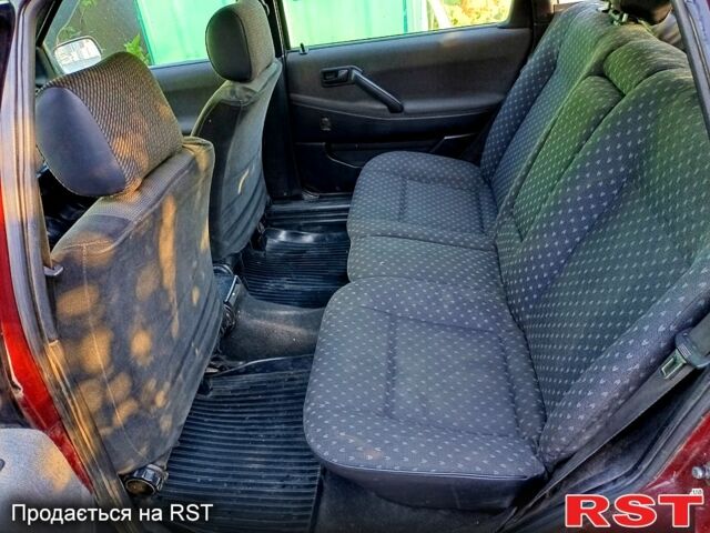 Красный Фольксваген Пассат, объемом двигателя 1.6 л и пробегом 449 тыс. км за 2000 $, фото 12 на Automoto.ua