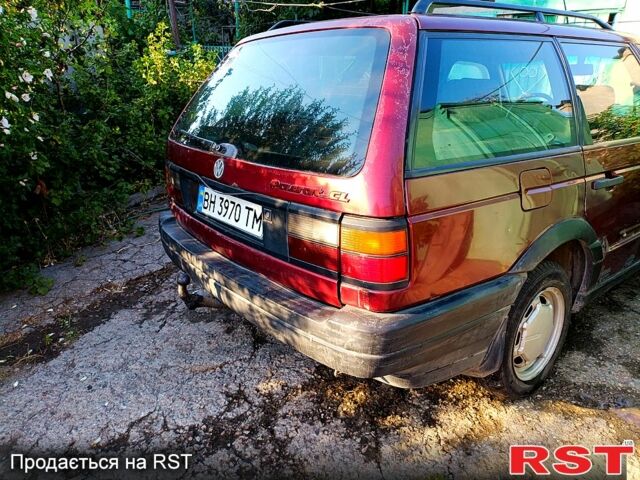 Красный Фольксваген Пассат, объемом двигателя 1.6 л и пробегом 449 тыс. км за 2000 $, фото 4 на Automoto.ua