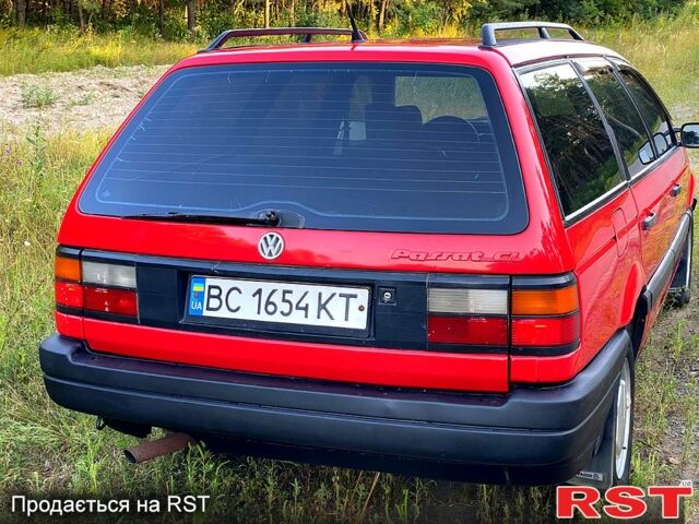 Червоний Фольксваген Пассат, об'ємом двигуна 2 л та пробігом 350 тис. км за 3150 $, фото 2 на Automoto.ua