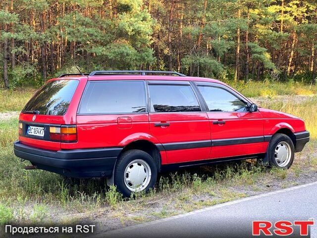 Червоний Фольксваген Пассат, об'ємом двигуна 2 л та пробігом 350 тис. км за 3150 $, фото 3 на Automoto.ua