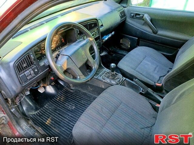 Красный Фольксваген Пассат, объемом двигателя 1.6 л и пробегом 449 тыс. км за 2000 $, фото 9 на Automoto.ua