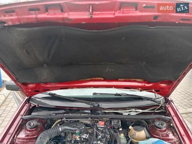 Красный Фольксваген Пассат, объемом двигателя 1.78 л и пробегом 400 тыс. км за 1300 $, фото 6 на Automoto.ua