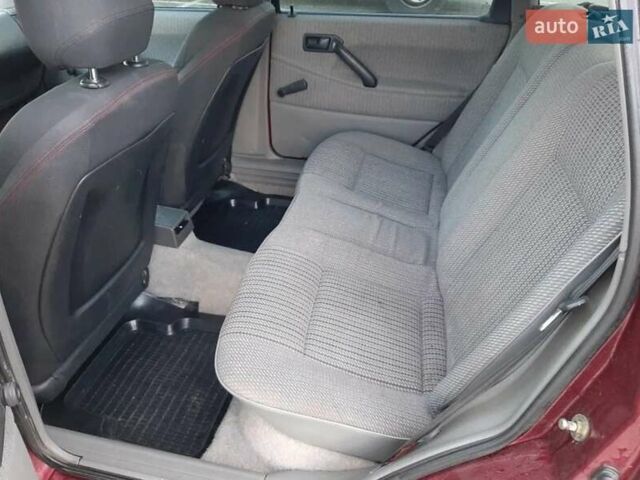 Красный Фольксваген Пассат, объемом двигателя 1.8 л и пробегом 380 тыс. км за 2600 $, фото 19 на Automoto.ua