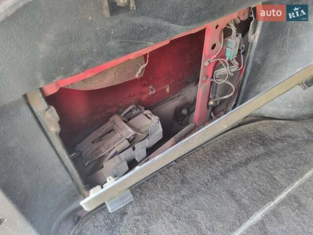 Красный Фольксваген Пассат, объемом двигателя 1.8 л и пробегом 395 тыс. км за 1500 $, фото 27 на Automoto.ua