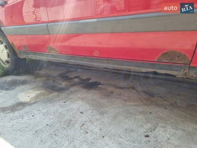 Красный Фольксваген Пассат, объемом двигателя 1.8 л и пробегом 395 тыс. км за 1500 $, фото 7 на Automoto.ua