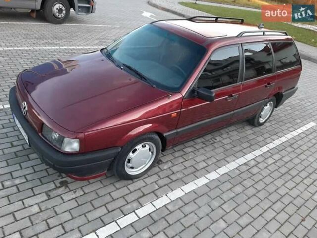 Красный Фольксваген Пассат, объемом двигателя 1.8 л и пробегом 380 тыс. км за 2600 $, фото 8 на Automoto.ua