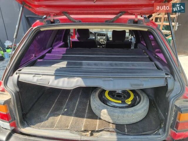 Красный Фольксваген Пассат, объемом двигателя 1.8 л и пробегом 395 тыс. км за 1500 $, фото 16 на Automoto.ua