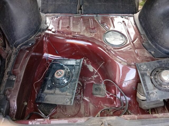 Красный Фольксваген Пассат, объемом двигателя 0 л и пробегом 200 тыс. км за 1800 $, фото 2 на Automoto.ua