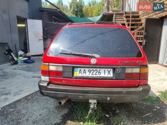 Красный Фольксваген Пассат, объемом двигателя 1.8 л и пробегом 395 тыс. км за 1500 $, фото 3 на Automoto.ua