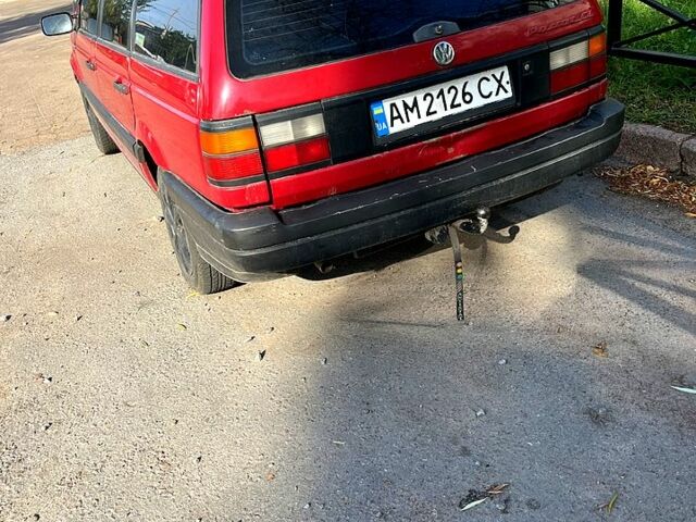 Красный Фольксваген Пассат, объемом двигателя 1.8 л и пробегом 400 тыс. км за 500 $, фото 1 на Automoto.ua