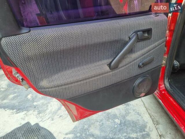 Красный Фольксваген Пассат, объемом двигателя 1.8 л и пробегом 395 тыс. км за 1500 $, фото 14 на Automoto.ua