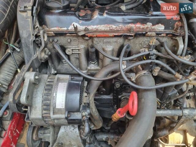 Красный Фольксваген Пассат, объемом двигателя 1.8 л и пробегом 395 тыс. км за 1500 $, фото 24 на Automoto.ua