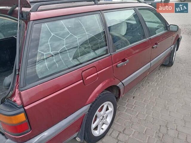 Красный Фольксваген Пассат, объемом двигателя 1.78 л и пробегом 400 тыс. км за 1300 $, фото 1 на Automoto.ua