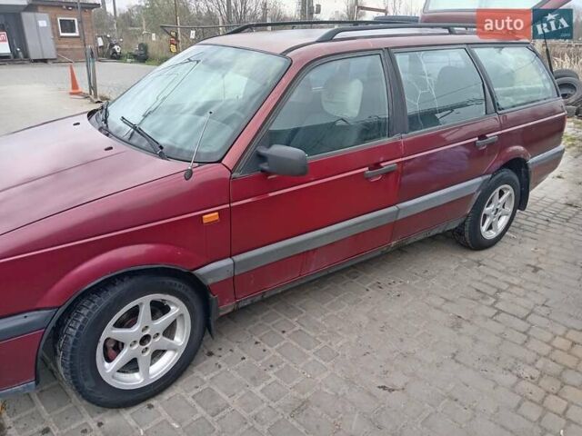 Красный Фольксваген Пассат, объемом двигателя 1.78 л и пробегом 400 тыс. км за 1300 $, фото 2 на Automoto.ua