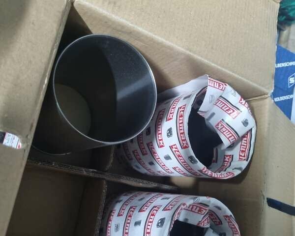 Красный Фольксваген Пассат, объемом двигателя 1.8 л и пробегом 395 тыс. км за 1500 $, фото 28 на Automoto.ua