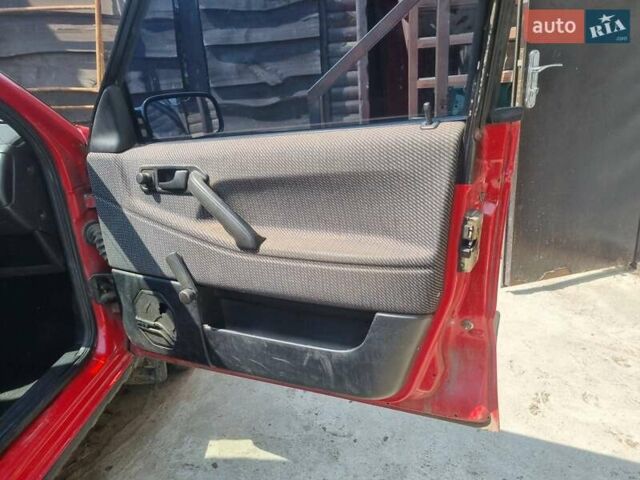 Красный Фольксваген Пассат, объемом двигателя 1.8 л и пробегом 395 тыс. км за 1500 $, фото 21 на Automoto.ua