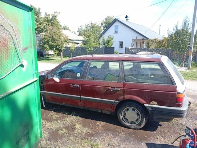 Красный Фольксваген Пассат, объемом двигателя 0 л и пробегом 200 тыс. км за 1800 $, фото 3 на Automoto.ua