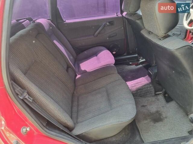 Красный Фольксваген Пассат, объемом двигателя 1.8 л и пробегом 395 тыс. км за 1500 $, фото 19 на Automoto.ua