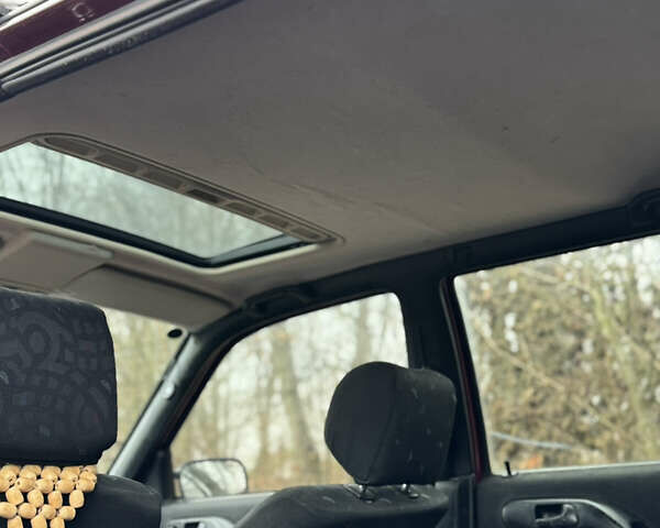 Червоний Фольксваген Пассат, об'ємом двигуна 1.8 л та пробігом 230 тис. км за 2299 $, фото 25 на Automoto.ua