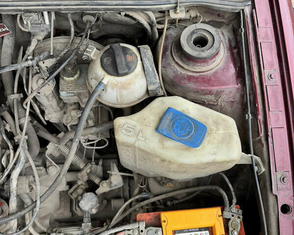 Червоний Фольксваген Пассат, об'ємом двигуна 1.8 л та пробігом 230 тис. км за 2299 $, фото 34 на Automoto.ua