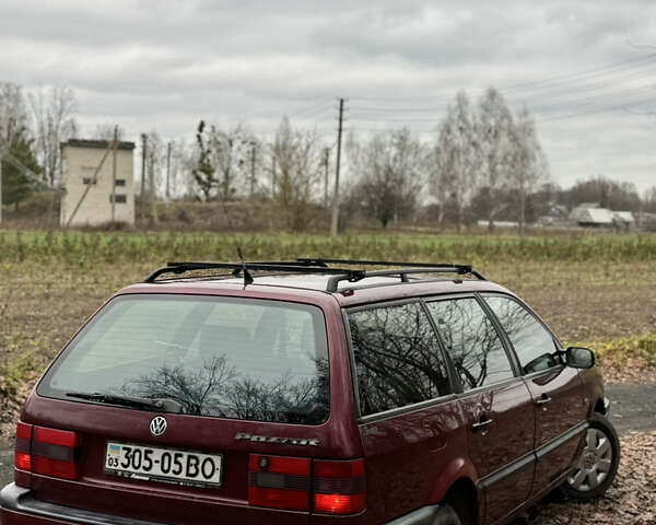 Червоний Фольксваген Пассат, об'ємом двигуна 1.8 л та пробігом 230 тис. км за 2299 $, фото 11 на Automoto.ua