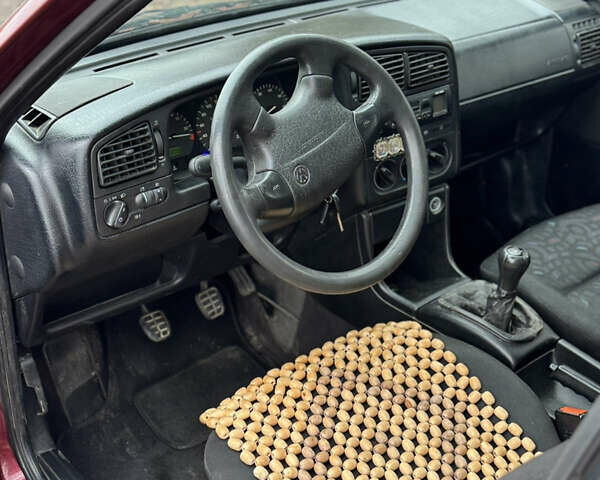 Червоний Фольксваген Пассат, об'ємом двигуна 1.8 л та пробігом 230 тис. км за 2299 $, фото 19 на Automoto.ua