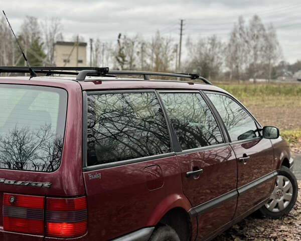 Червоний Фольксваген Пассат, об'ємом двигуна 1.8 л та пробігом 230 тис. км за 2299 $, фото 13 на Automoto.ua