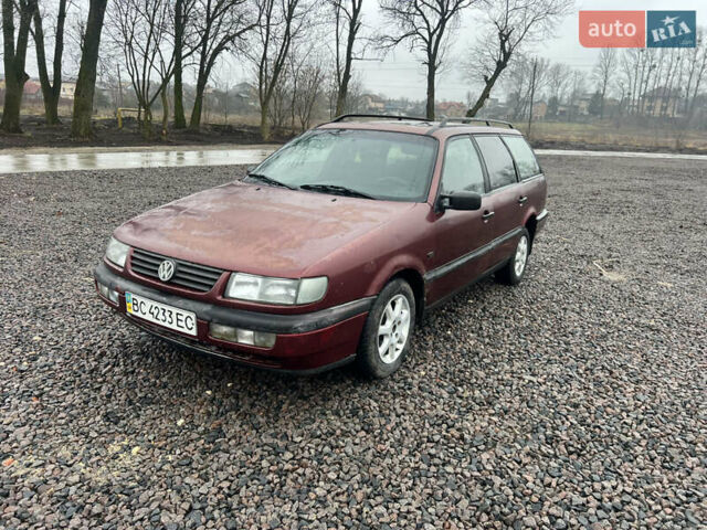 Красный Фольксваген Пассат, объемом двигателя 1.9 л и пробегом 499 тыс. км за 1350 $, фото 1 на Automoto.ua
