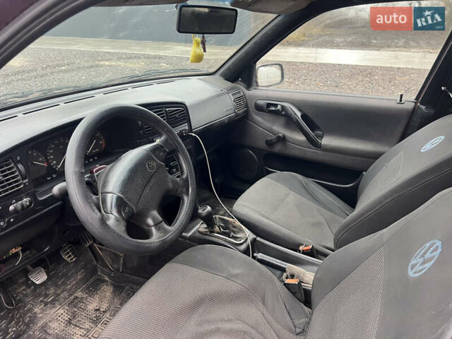 Красный Фольксваген Пассат, объемом двигателя 1.9 л и пробегом 499 тыс. км за 1350 $, фото 9 на Automoto.ua