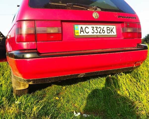 Червоний Фольксваген Пассат, об'ємом двигуна 1.8 л та пробігом 386 тис. км за 2300 $, фото 3 на Automoto.ua