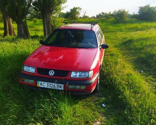 Червоний Фольксваген Пассат, об'ємом двигуна 1.8 л та пробігом 386 тис. км за 2300 $, фото 1 на Automoto.ua