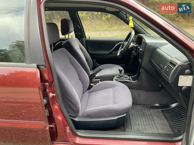 Червоний Фольксваген Пассат, об'ємом двигуна 1.6 л та пробігом 340 тис. км за 3450 $, фото 20 на Automoto.ua