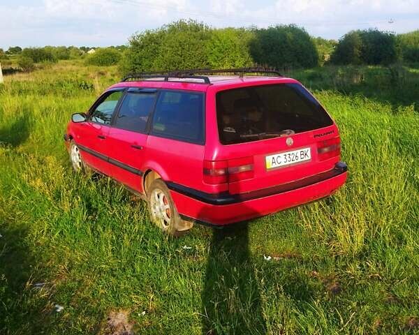 Червоний Фольксваген Пассат, об'ємом двигуна 1.8 л та пробігом 386 тис. км за 2300 $, фото 5 на Automoto.ua