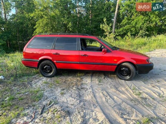 Червоний Фольксваген Пассат, об'ємом двигуна 1.98 л та пробігом 400 тис. км за 2700 $, фото 4 на Automoto.ua